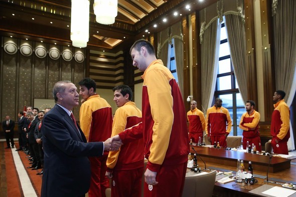 Galatasaray'ın şampiyon basketçileri Saray'da