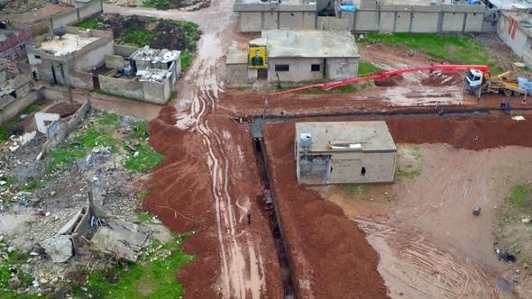 YPG/PKK'nın kazdığı hendek ve tüneller görüntülendi